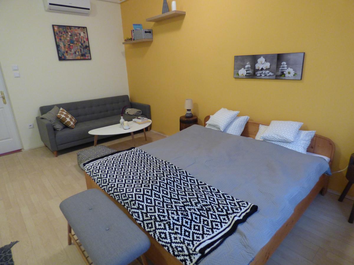 Yellow Apartment Debrecen Exterior photo